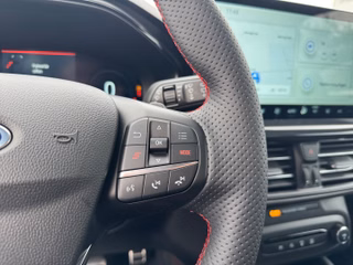 Ford Focus Turnier ST X +B&O+WINTERPAKET+ - bilder 8