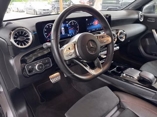 Mercedes-Benz A 200 d AMG Distronic Multibeam LED AHK MNUX-AR - foto 10