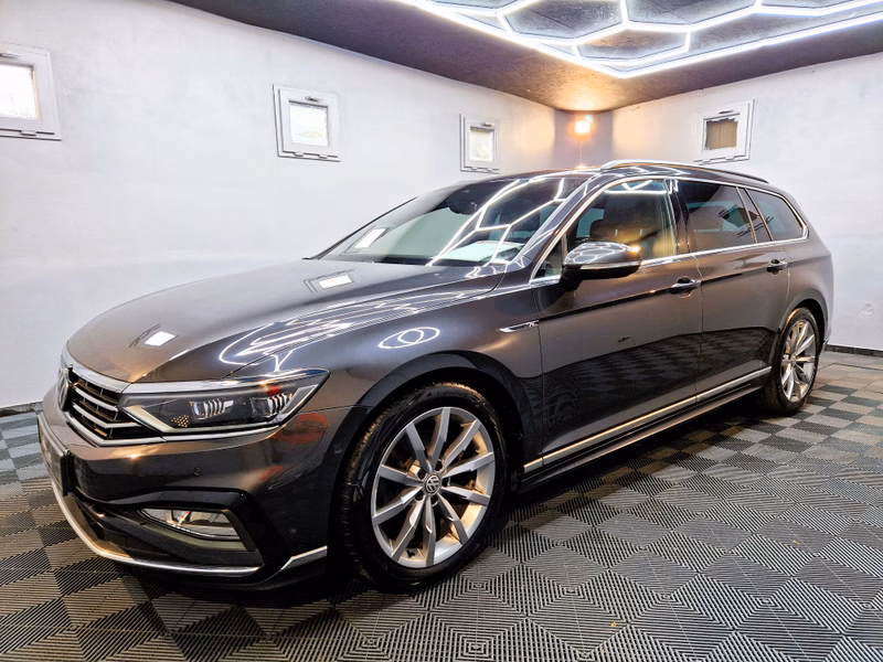 Volkswagen Passat Variant R-LINE|DIGITALTACHO|ACC|LED|LEDER|NAVI