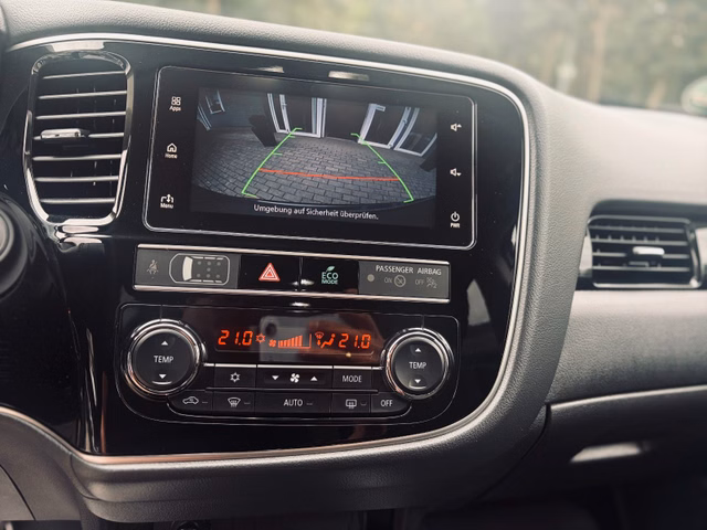 Mitsubishi Outlander Edition 2WD+SHZ+Carplay+Kamera+MFL+Alu - bilder 7