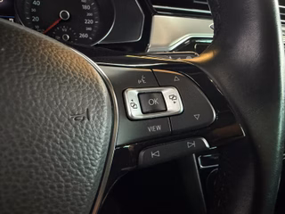 Volkswagen R-LINE/Highline/D-LED/ACC/NAVI/KAM/SHZ/LRH - foto 11