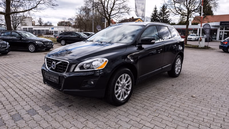 Volvo XC60 Summum AWD /NAVI/PANO/SHZ/AHK/PDC
