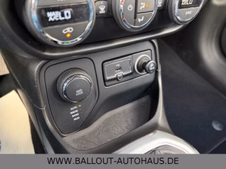 Jeep Renegade Limited 4WD*1.HAND*NAVI*TEMPO*SPUR*PANO - foto 17