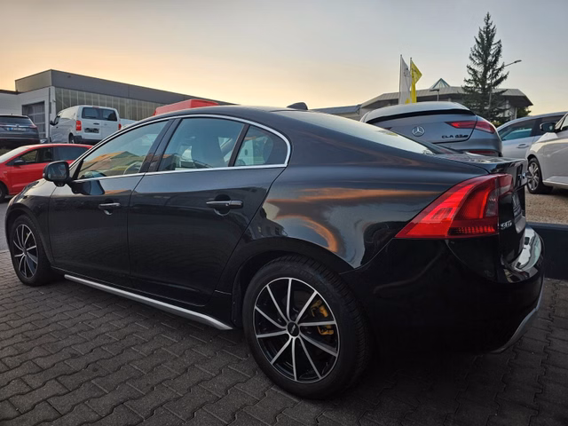 Volvo S60 Lim. Summum*NAVI*LEDER*KAMERA*ACC*PDC*SHZ*XE - bilder 6