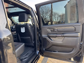 Dodge RAM Limited Night Exclusive + 24" +elektr. Rollo - foto 24