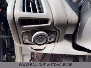 Ford Focus Turnier Titanium*KLIMA*NAVI*TEMP*SYNC*SHZ* - photo 1