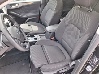 Ford Focus Turnier 1.5 EcoB. Tit. Aut. Matrix-LED Pano ACC B&O AHK Titanium - foto 2