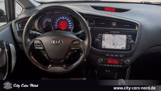 Kia Ceed Sportswagon Dream Team KAM+TEMPO+PDC+SHZ - фото 15