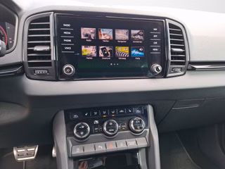 Skoda Karoq 1.5 TSI Sportline DSG / ACC / NAVI / KAMERA / SITZHEIZUNG - bilder 8