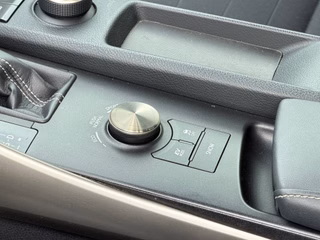 Lexus IS 300h Hybrid / Garantie / IS300H - foto 17