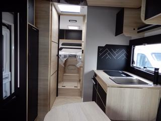 Challenger 337 Etape Edition 165 PS Automatic mit Hubbett - foto 5