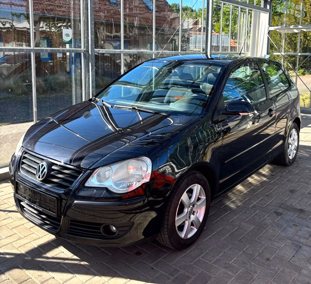 Volkswagen Polo 1.4 Goal  EINPARKHILFE/1.HAND/TÜV NEU - photo 1