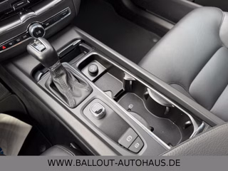 Volvo XC 60 Momentum AWD*1.HAND*PANO*SPUR*AHK*KAMERA* - bilder 22