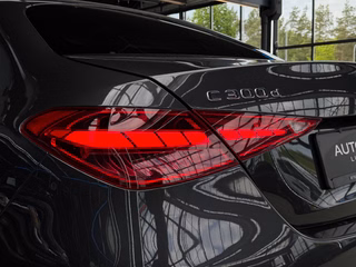Mercedes-Benz C 300 d AMG-LINE/NIGHT PAKET/LED/SHZ/CARPLAY/PDC+KAM - foto 1
