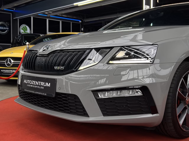 Skoda Octavia Combi V-RS 245 / PANO / ACC / LED / LANE-ASSIST / FRONT-ASSIST - foto 9