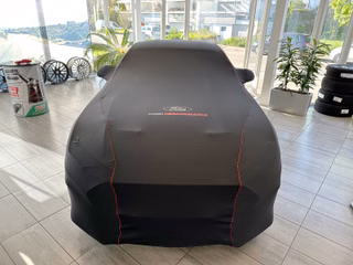 NPMAD	Ford Mustang ab 2015 - Premium Schutzabdeckung schwarz mit roten Nähten Ford Performance