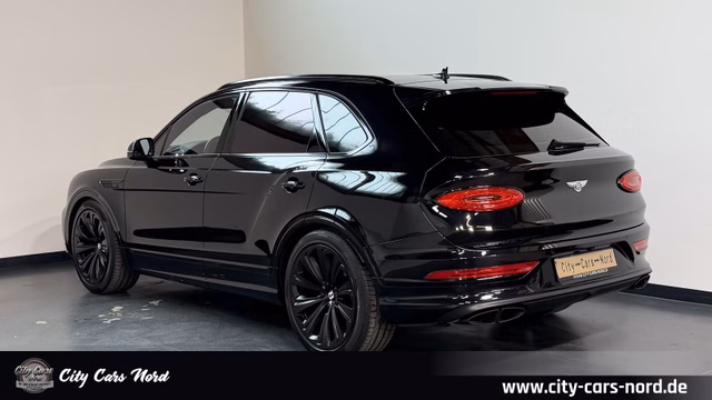 Bentley Bentayga Azure 4.0 V8 4WD COMFORT SPEC+FOND - bilder 3