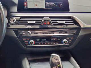 BMW 530d xDrive Luxury Line*KAMERA*CARPLAY*HEBEDACH* - bilder 14
