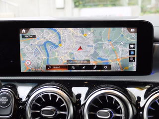 Mercedes-Benz CLA 250 e SB Edition 2020 AMG Line Burmester - foto 12