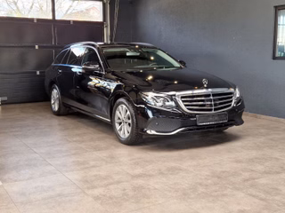 Mercedes-Benz E 200 T*4Matic*9G*1.Hand*Comand*LED - photo 1