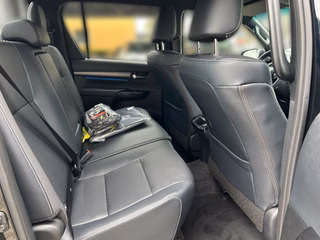 Toyota Hilux Double Cab Invincible 4x4 + WKR - foto 17