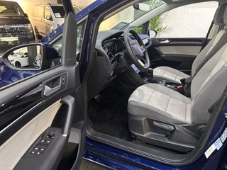 Volkswagen Touran 2.0TDI DSG 7SITZE STANDHZ SOUNDSYS CARPL. - bilder 14