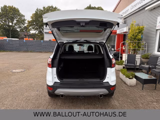 Ford Kuga Titanium AWD*2.HAND*NAVI*SYNC*TEMPO*AHK*KEY - bilder 5