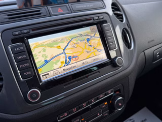 Volkswagen Tiguan Sport & Style 4Motion*Aut.*Xenon*Kamera* - foto 18