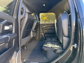 Dodge RAM 2500 Heavy Duty 6.7 Cummins Crew Cab Laramie Night - bilder 23