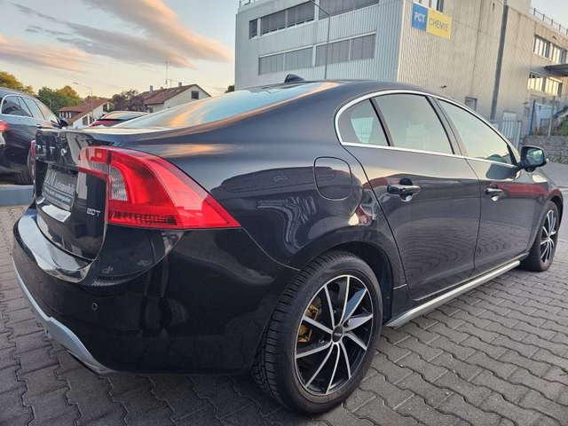 Volvo S60 Lim. Summum*NAVI*LEDER*KAMERA*ACC*PDC*SHZ*XE - bilder 7
