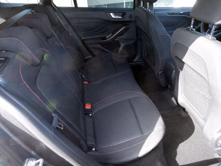 Ford Focus Turnier 1.0 EcoBoost ST-Line X MATRIX-LED - foto 4