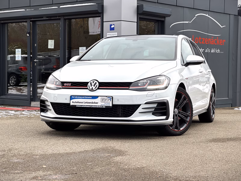 Volkswagen Golf VII GTI Perform Digital Pano ACC NAVI LED