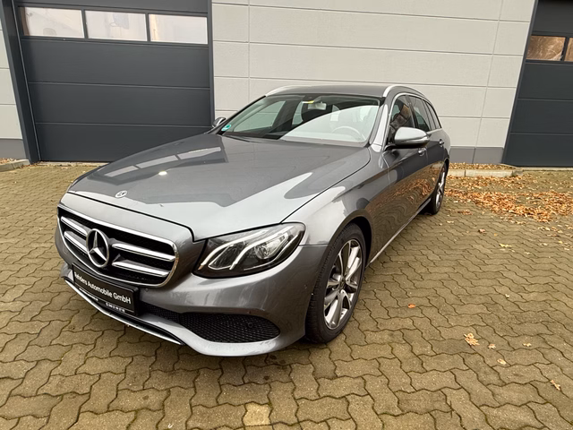 Mercedes-Benz E 220 D Avantgarde Navi/Tempo/SHZ/LED/Kamera - foto 1