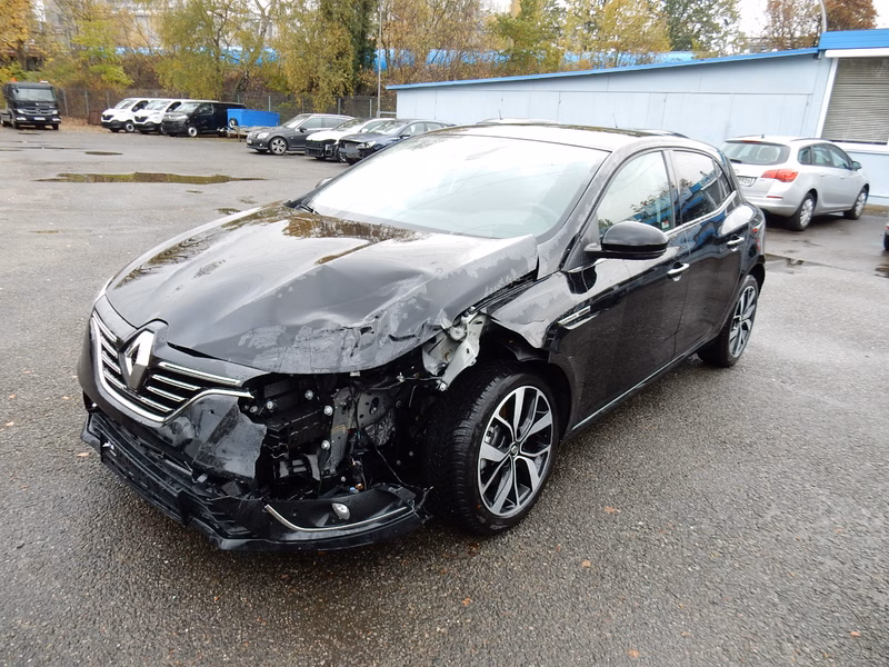 Renault Megane IV 1.3 i Autom. 5-türig BOSE-Edition Navi. Rückfahrkamera