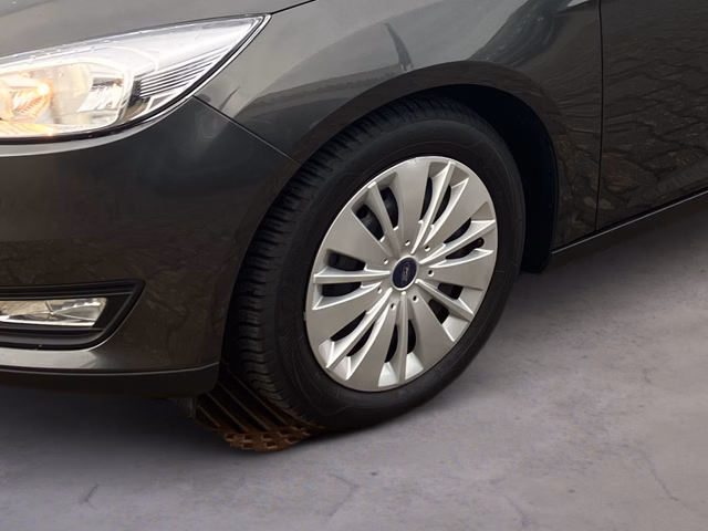 Ford Focus Turnier 1.0i AHK, Business wenig km - bilder 5