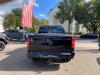 Dodge RAM 5.7 V8 HEMI Limited Night 2026 + 3 Jahre Garantie - bilder 4