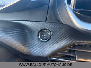 Peugeot 2008 GT Pack*2.HAND*PANO*ACC*SPUR*TEMP*FOCAL* - foto 17