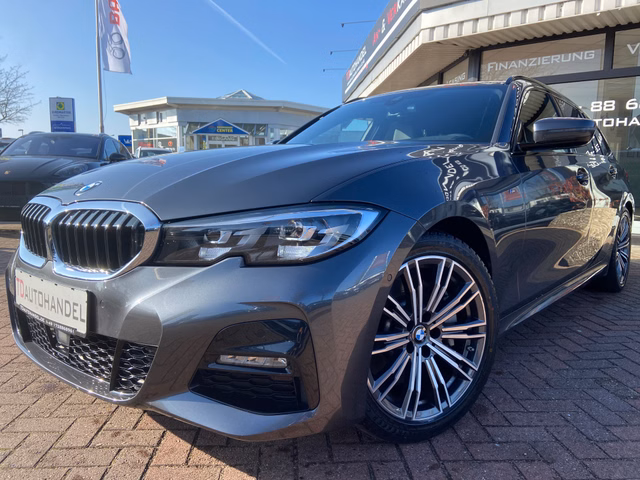 BMW 330 i Touring M Sport Live Cockpit/ Kamera/ Distronic Plus Used vehicle for sale | First registration 06/2022 | Price 41.900 €