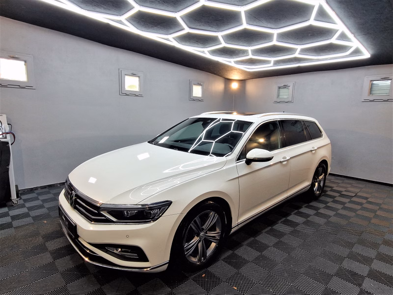 Volkswagen Passat Variant R-LINE|VIRTUALTACHO|PANO|LEDER|NAVI|ACC|LED