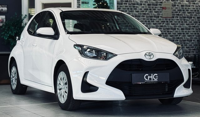 Toyota Yaris Basis KAMERA|ACC|MFL|TEMP. Gebrauchtwagen Kaufen | EZ 11/2023 | Preis 14.990 €