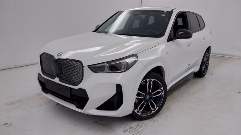 BMW iX1 20 eDrive M Sport ADAPTLED/HUD/360°/PANO/NAVI