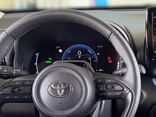 Toyota Yaris Hybrid Teamplayer +Technik Pak. - foto 12