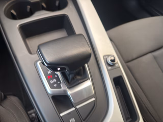 Audi A4 Avant 40 TFSI S line Sport Autom., LED Navi Pano - bilder 18