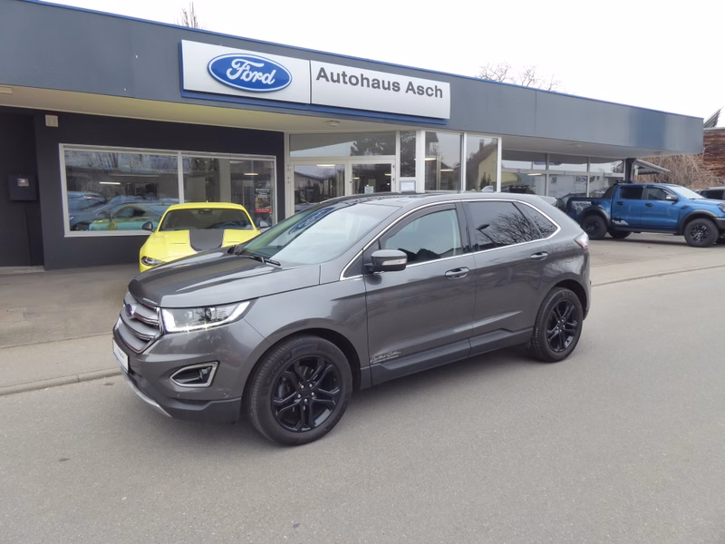 Ford Edge Titanium 4x4 8-Fach bereifz