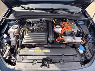 CUPRA Leon Sportstourer 1.4 e-HYBRID VZ DSG / LEDER / AHK / MATT - bilder 12