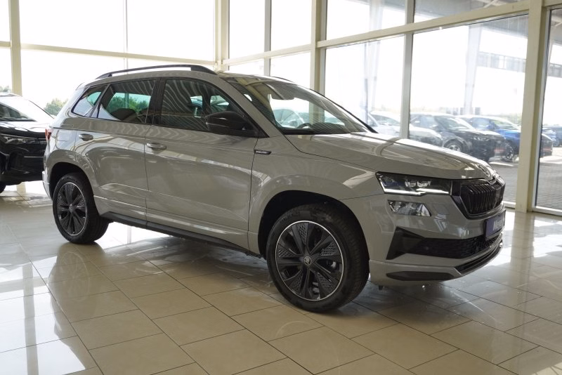 Skoda Karoq Sportline 1,5TSI DSG aAHK/ACC/Matrix/Kessy/Winterp.  **