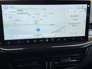 Ford Focus Turnier ST-Line ACC Navi CAM PDC LED - bilder 21