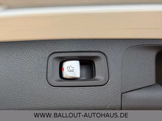 Mercedes-Benz E 220d T*2.HAND*GSD*AMG*AHK*DIS*TEMPO*SPUR*TOT* - foto 11