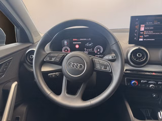 Audi Q2 S-Line Sport 35 Autom., Matrix Pano Kamera ACC - bilder 2