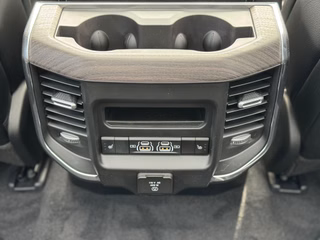Dodge RAM Laramie Night Premium Rambox + teilbare Heckklappe - foto 30